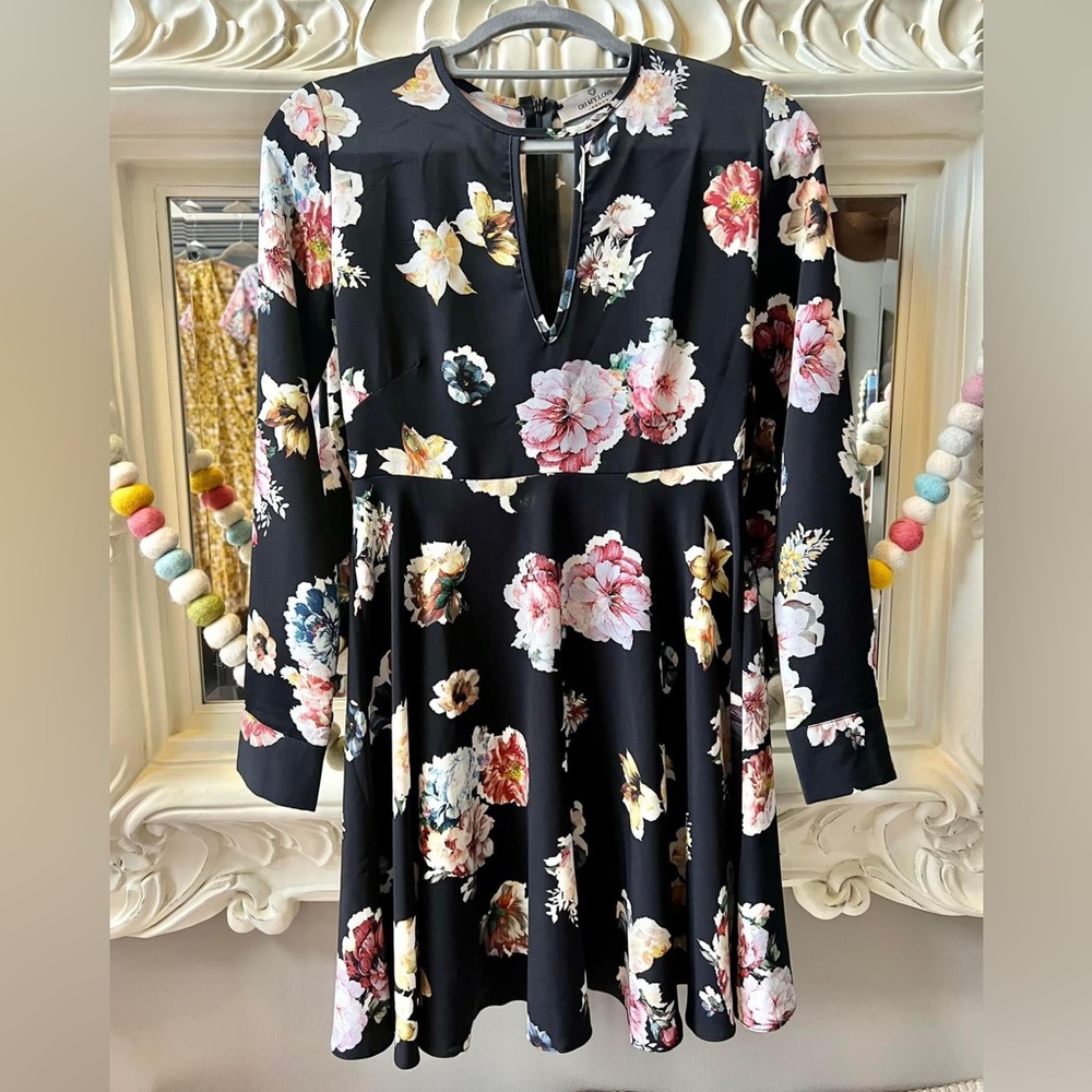 OhMyLove Keyhole Dress — Size XS